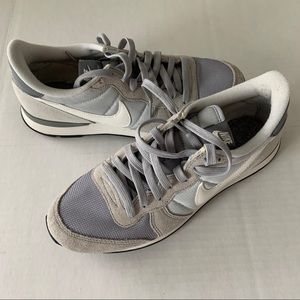 NIKE Vintage Style Sneaker